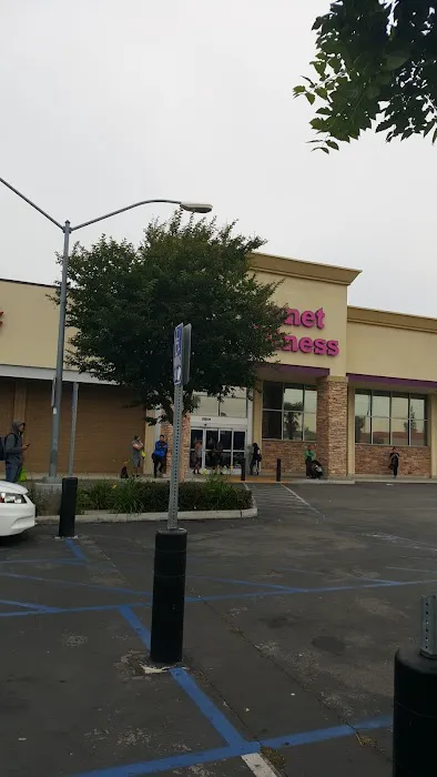 Planet Fitness Picture 10