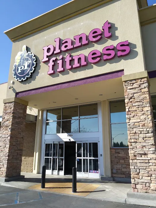 Planet Fitness Picture 7