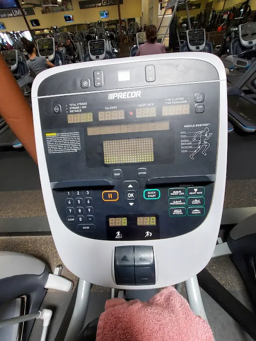 24 Hour Fitness Picture 5