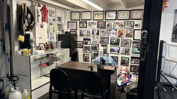 Carrillo Muay Thai - Thai Boxing - Kick Boxing City of Orange, Santa Ana. Orange County Picture 4