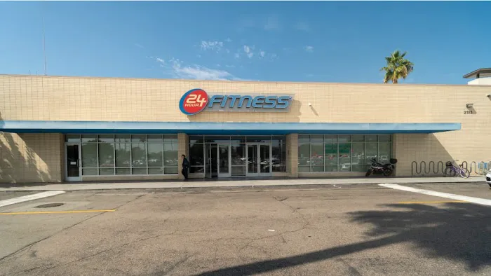 24 Hour Fitness Picture 10