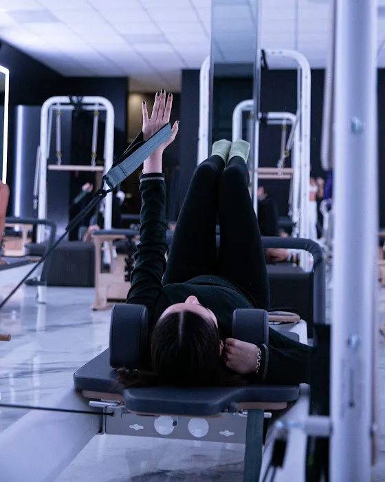 Studio X [Orange] Picture 8