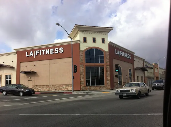 LA Fitness Picture 7