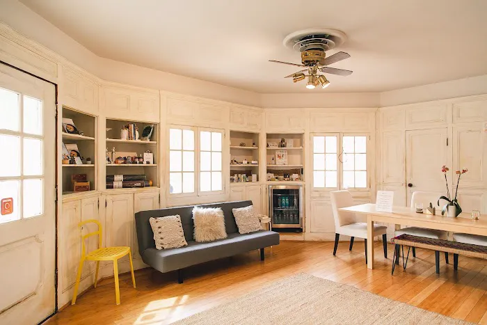 Art of Living Studio Picture 10