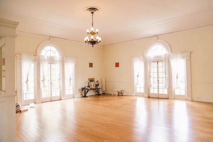 Art of Living Studio Picture 1