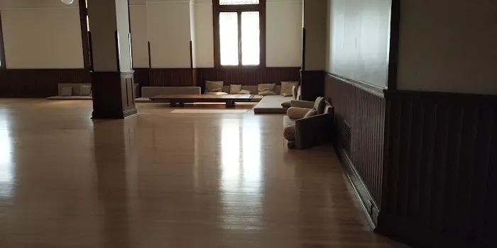 Art of Living Studio Picture 7