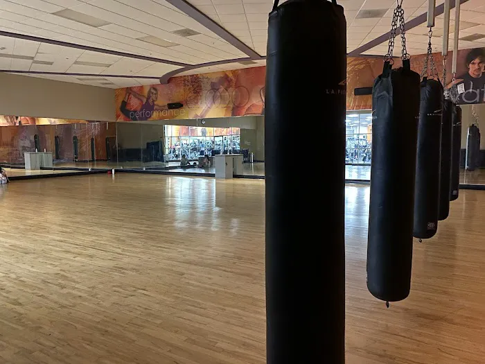 LA Fitness Picture 1