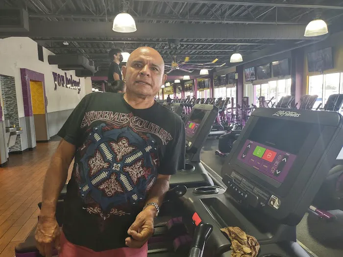 Planet Fitness Picture 6