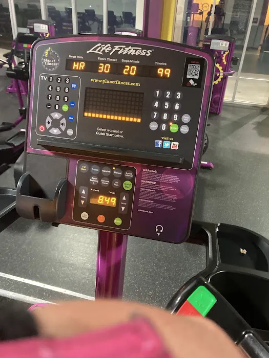 Planet Fitness Picture 9