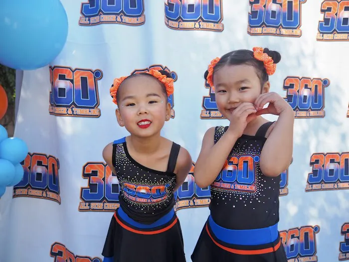 360 Tumble and Cheer Picture 8