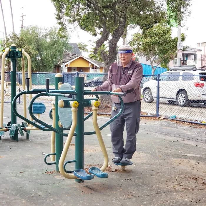 14th Street Fitness Park Picture 9