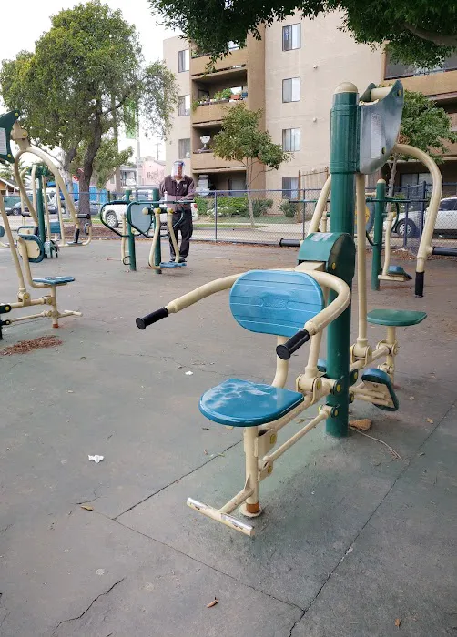 14th Street Fitness Park Picture 6