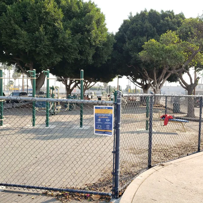 14th Street Fitness Park Picture 10