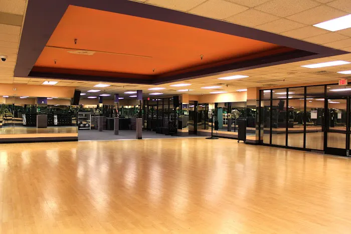 24 Hour Fitness Picture 6