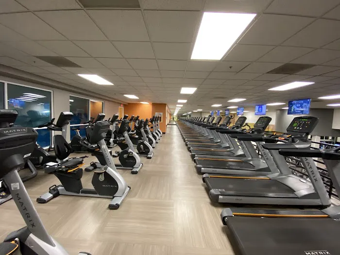 LA Fitness Picture 7