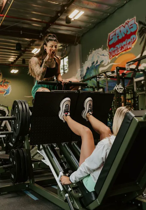 Beast Chickz Picture 3