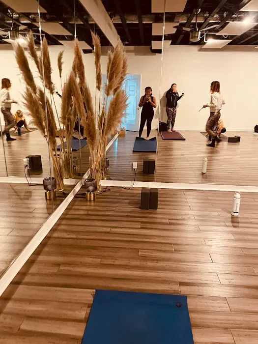 Flow Water Yoga Life Picture 10