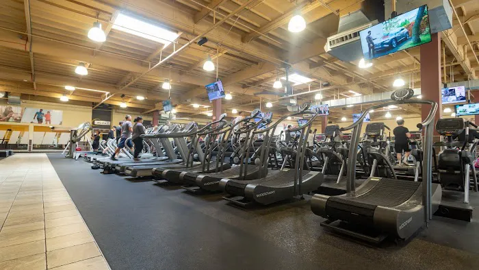 24 Hour Fitness Picture 3