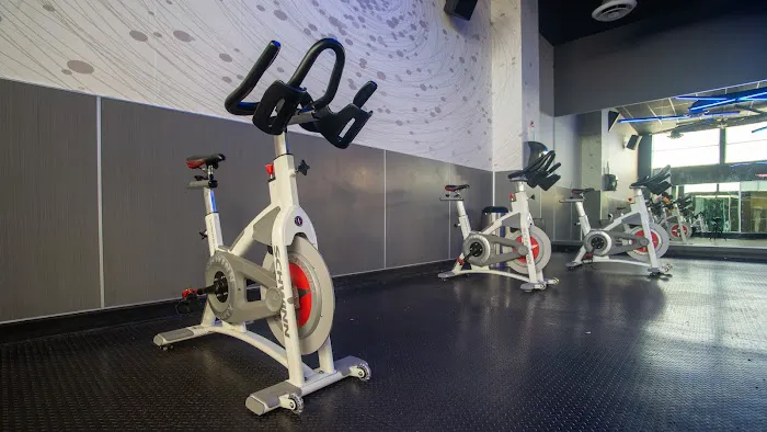 24 Hour Fitness Picture 6