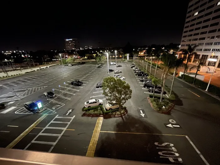 24 Hour Fitness Picture 3