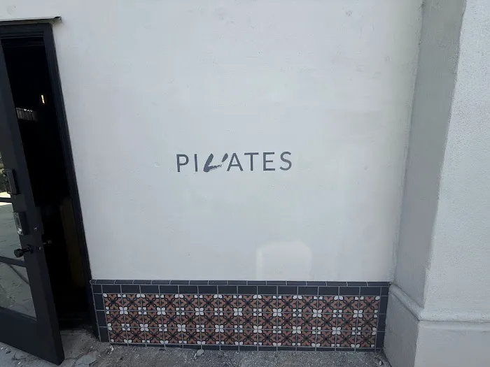 AVENIR-GLASSELL PARK Picture 1