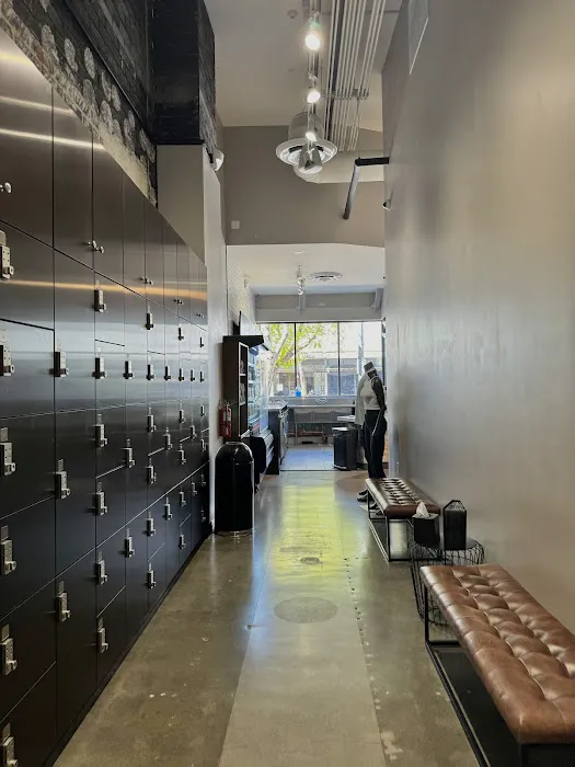 Barry's Pasadena Picture 8