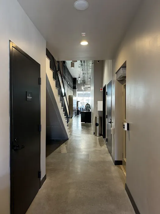 Barry's Pasadena Picture 1