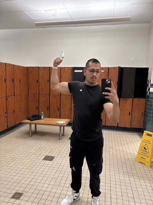 24 Hour Fitness Picture 4