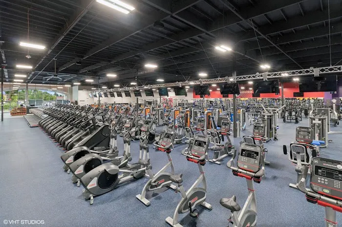 Crunch Fitness - Monrovia Picture 9