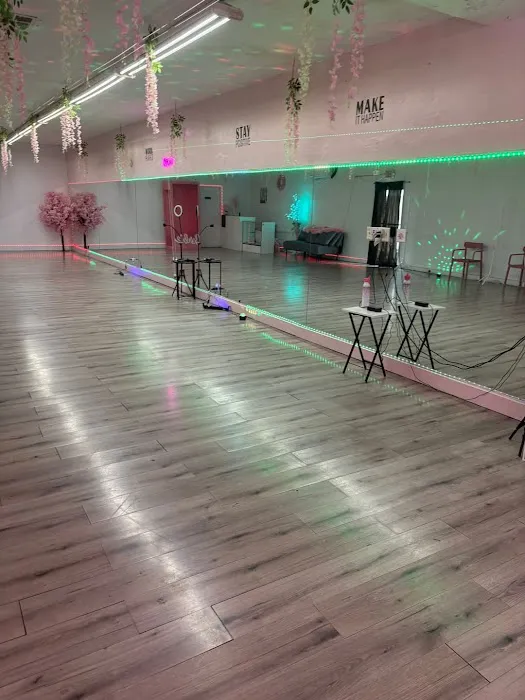 Move & Glow studio Picture 5