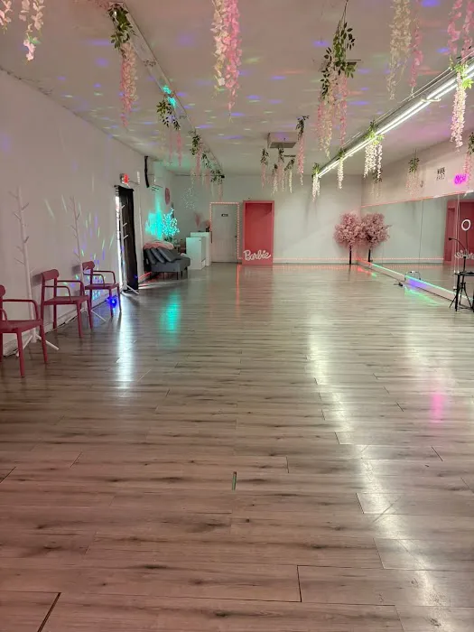 Move & Glow studio Picture 4