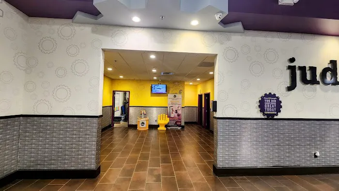 Planet Fitness Picture 2