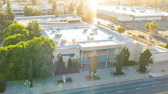 24 Hour Fitness Picture 10