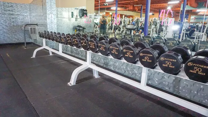 24 Hour Fitness Picture 9