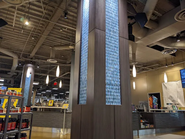 Gold's Gym Downtown Los Angeles Picture 4