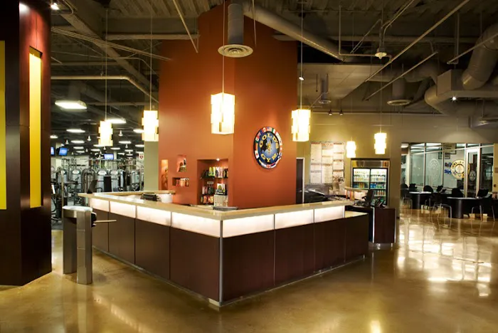 Gold's Gym Downtown Los Angeles Picture 7