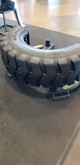 24 Hour Fitness Picture 7