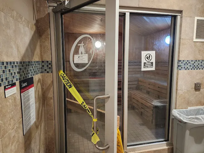 24 Hour Fitness Picture 9