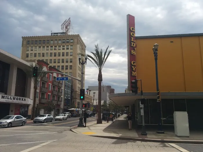Gold’s Gym Long Beach Picture 7