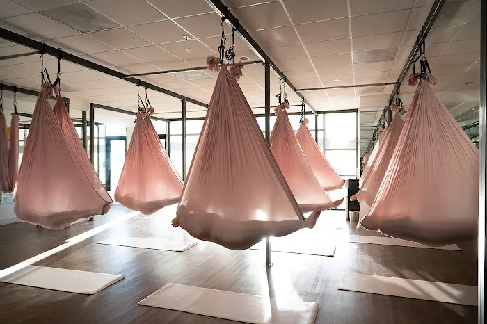 Open Aerial Yoga Picture 6