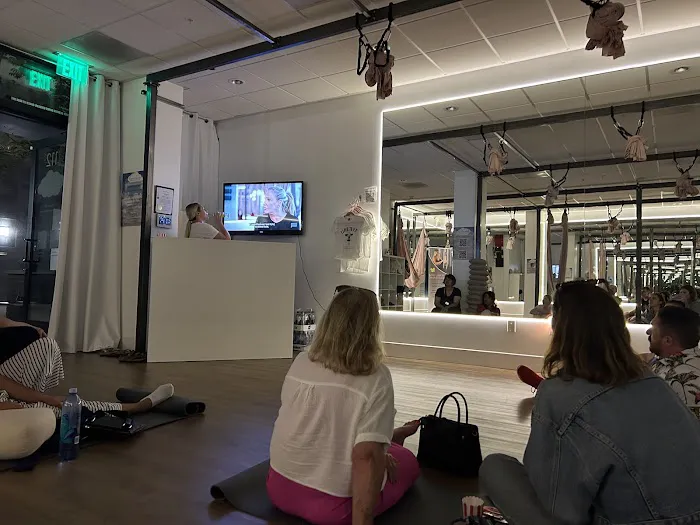 Open Aerial Yoga Picture 7