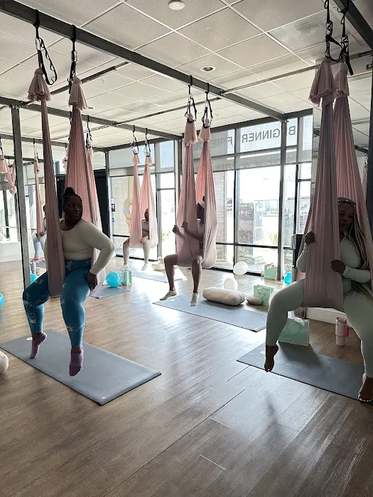 Open Aerial Yoga Picture 8
