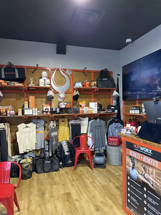 HOTWORX - Huntington Beach, CA - Five Points Picture 5