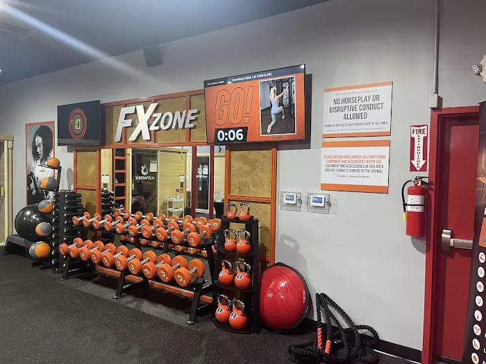 HOTWORX - Huntington Beach, CA - Five Points Picture 8