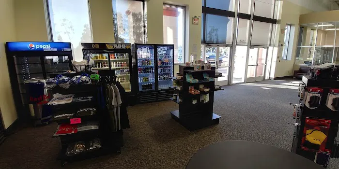 LA Fitness Picture 7