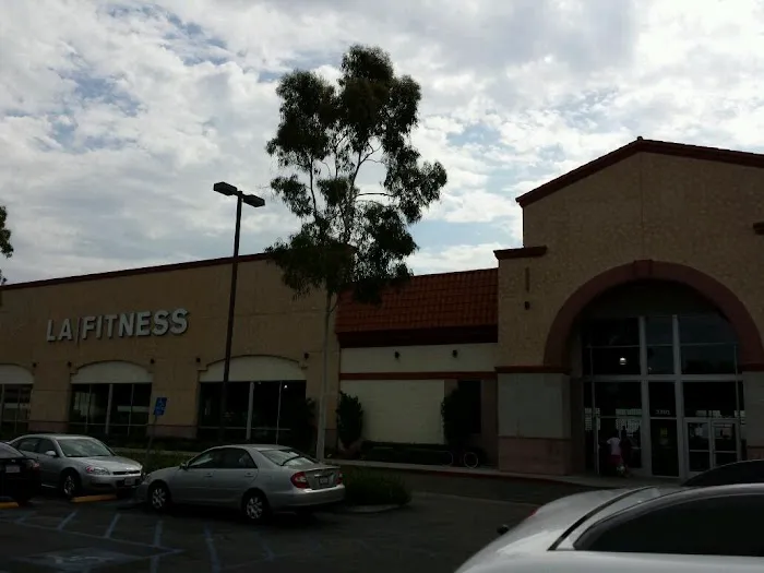 LA Fitness Picture 4