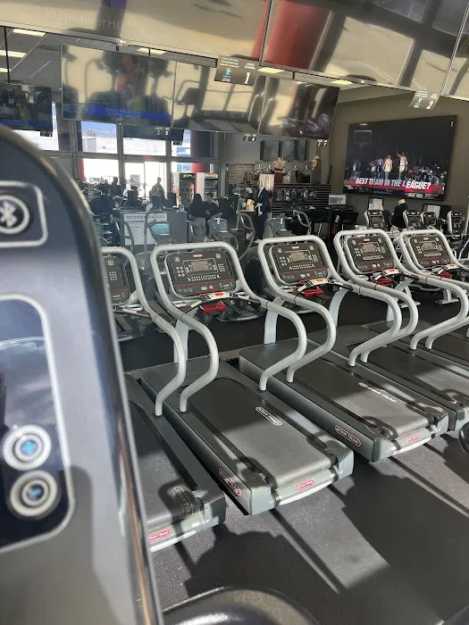 UFC GYM Costa Mesa Picture 3