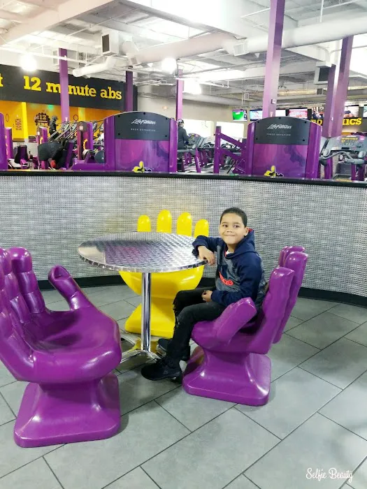 Planet Fitness Picture 9