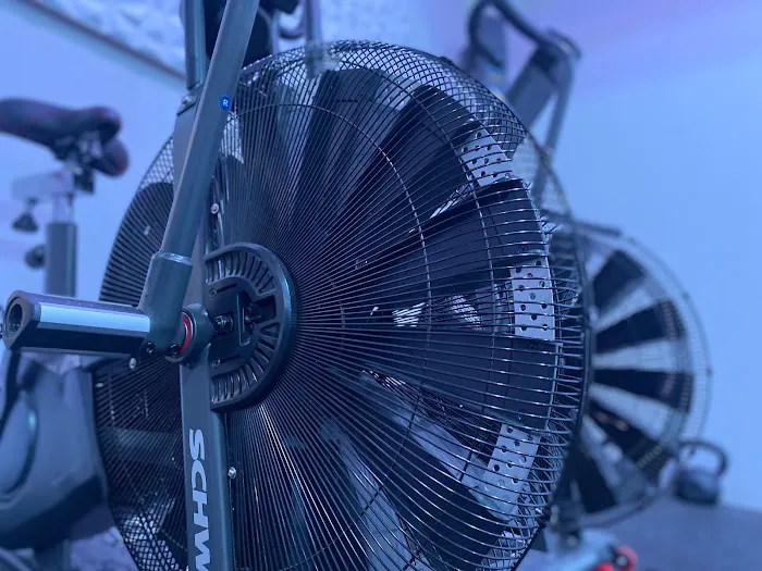 Off The Grid Fit Picture 4