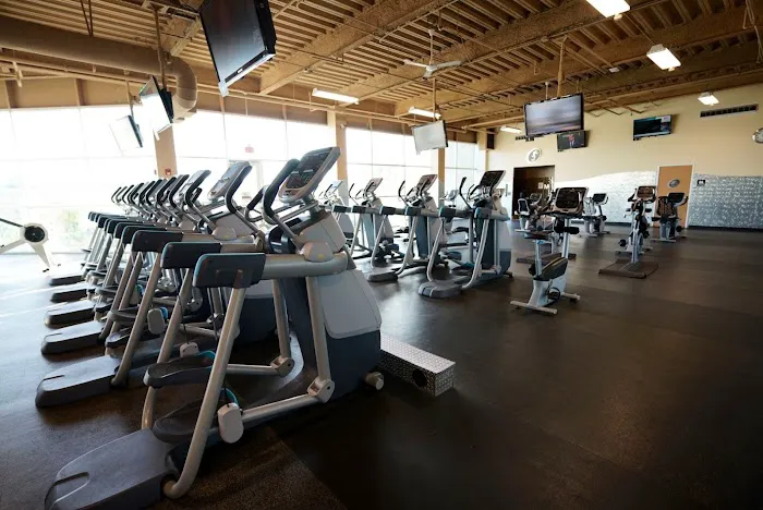 24 Hour Fitness Picture 10